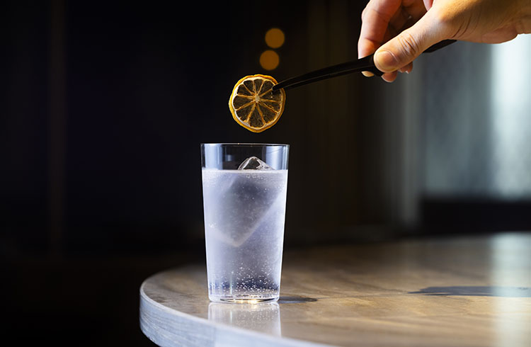 【ZATTA 999】 毎日18:00から19:30 対象ドリンクが全て999円